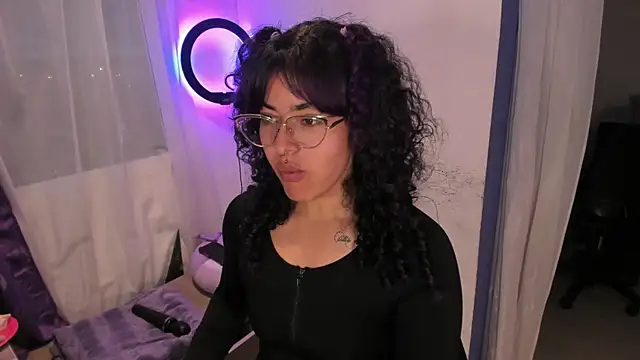 witchviolet online show from January 6, 2025, 11:09 pm