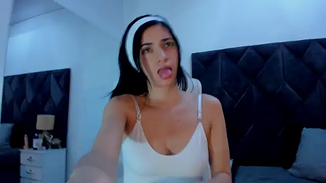 Linisprincehot69 online show from December 1, 2024, 9:15 pm