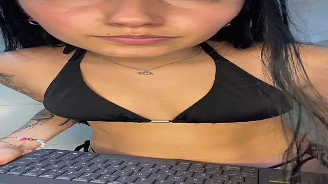 Snapshot of _allondra_ chatting on January 9, 2025, 11:56 pm allondra online show from January 9, 2025, 11:56 pm