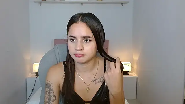 Snapshot of heidy_hoiss chatting on December 20, 2024, 8:45 pm heidy hoiss online show from December 20, 2024, 8:45 pm