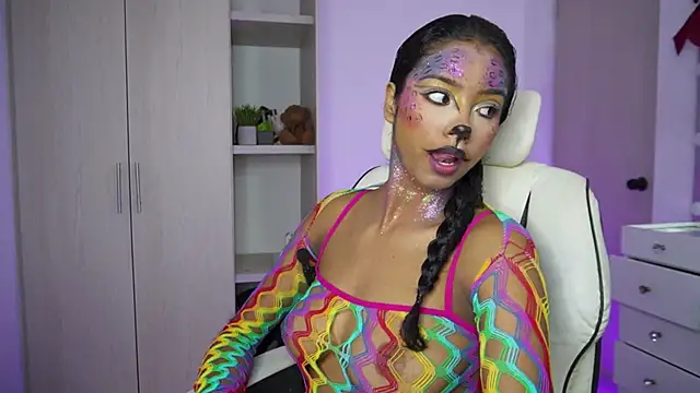 Snapshot of forever__young chatting on October 31, 2025, 4:52 pm forever young online show from October 31, 2025, 4:52 pm