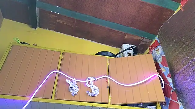 Snapshot of Jony_Marta chatting on November 17, 2025, 10:37 pm Jony Marta online show from November 17, 2025, 10:37 pm