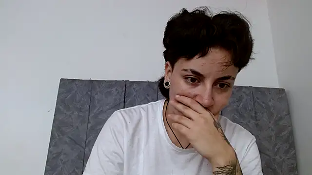 linda 33 online show from November 12, 2025, 1:11 pm