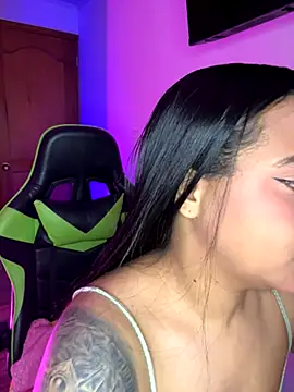 leila 22 online show from October 2, 2025, 7:48 am