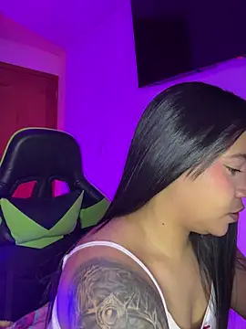 leila 22 online show from October 8, 2025, 7:17 am