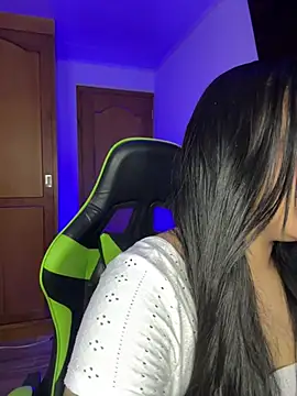 Snapshot of leila_22 chatting on February 6, 2026, 6:51 am leila 22 online show from February 6, 2026, 6:51 am