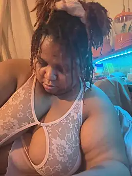 Snapshot of kweenxkarma chatting on December 23, 2024, 9:49 am kweenxkarma online show from December 23, 2024, 9:49 am