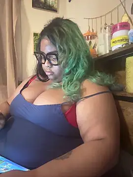 Snapshot of kweenxkarma chatting on January 15, 2025, 6:01 am kweenxkarma online show from January 15, 2025, 6:01 am