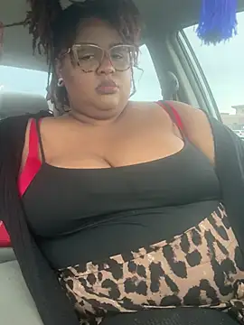 Snapshot of kweenxkarma chatting on January 25, 2025, 12:17 am kweenxkarma online show from January 25, 2025, 12:17 am