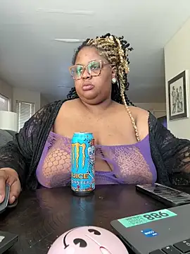 Snapshot of kweenxkarma chatting on March 17, 2025, 6:53 pm kweenxkarma online show from March 17, 2025, 6:53 pm