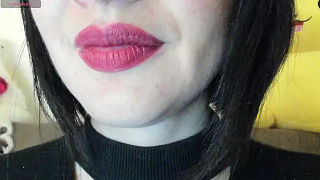 Snapshot of queen_fetish chatting on March 12, 2025, 12:10 am queen fetish online show from March 12, 2025, 12:10 am