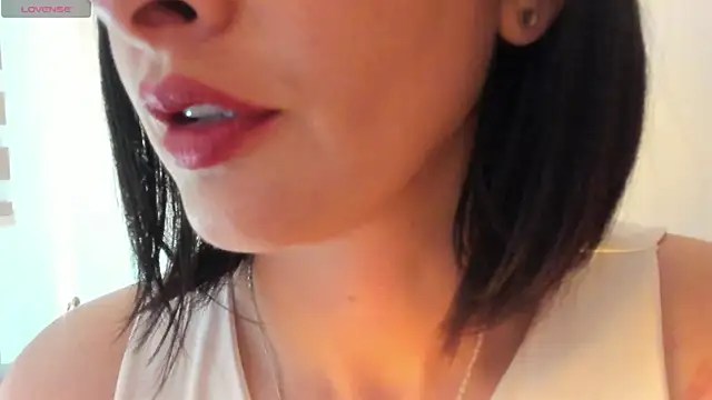 Snapshot of queen_fetish chatting on October 9, 2025, 1:20 pm queen fetish online show from October 9, 2025, 1:20 pm