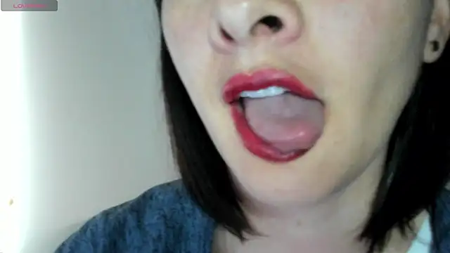 queen fetish online show from October 15, 2025, 2:28 pm