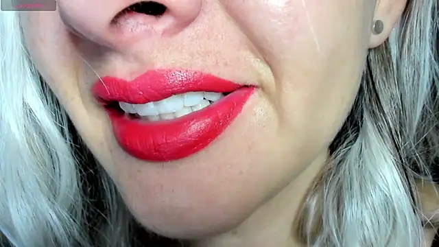 queen fetish online show from December 21, 2025, 10:44 am