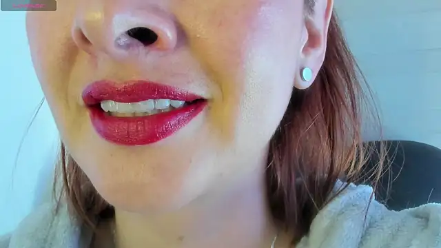 queen fetish online show from May 4, 2026, 3:52 pm