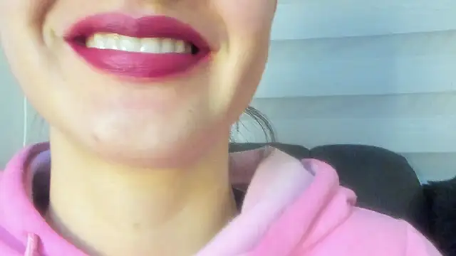 queen fetish online show from July 4, 2026, 10:54 am