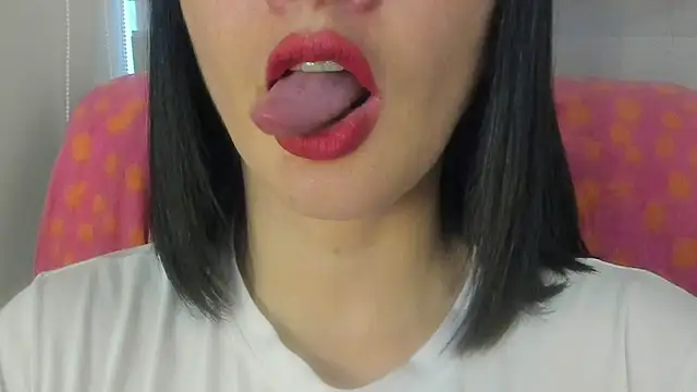 queen fetish online show from July 9, 2026, 10:36 pm