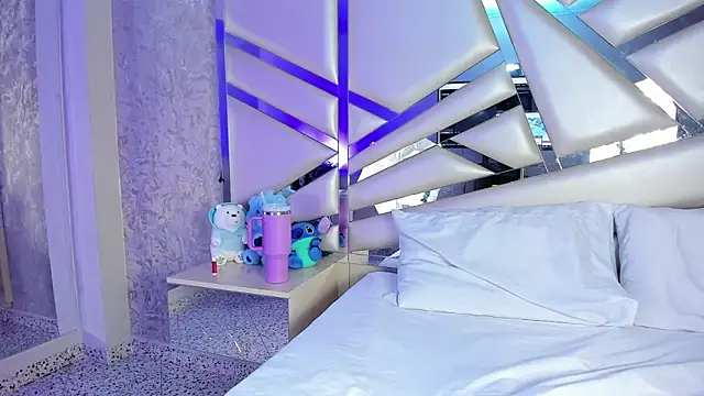 Miia002 online show from January 14, 2026, 11:42 pm