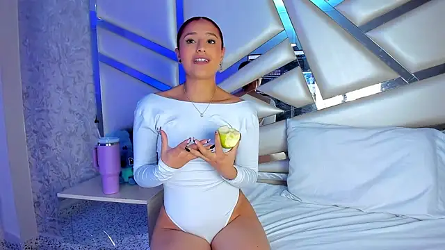 Miia002 online show from February 21, 2026, 1:28 am