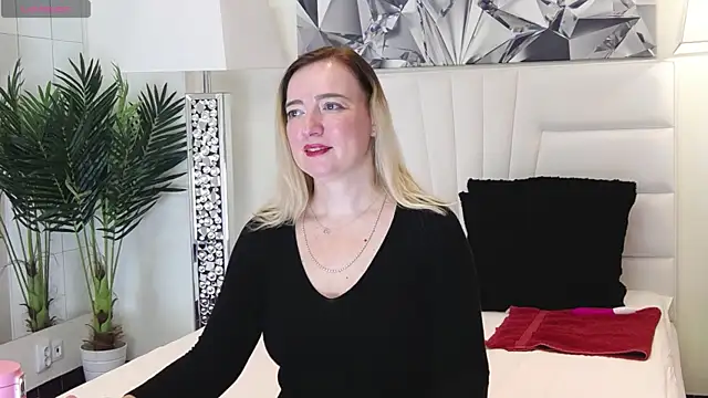 BarbieeAnn online show from December 27, 2024, 8:13 am