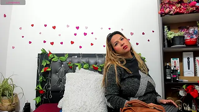 hazel 34 online show from October 26, 2025, 8:20 am