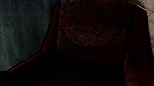 Snapshot of KristiDan chatting on December 3, 2025, 4:20 am KristiDan online show from December 3, 2025, 4:20 am