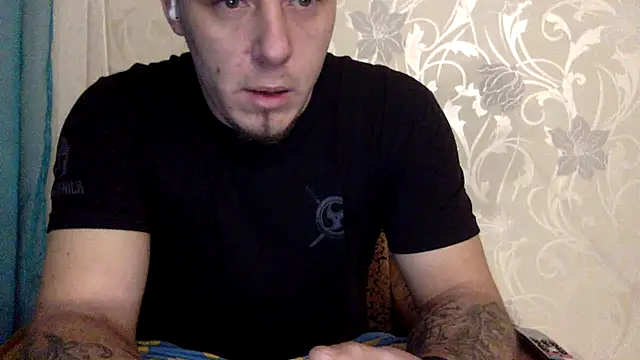 Snapshot of KristiDan chatting on December 14, 2025, 9:41 pm KristiDan online show from December 14, 2025, 9:41 pm