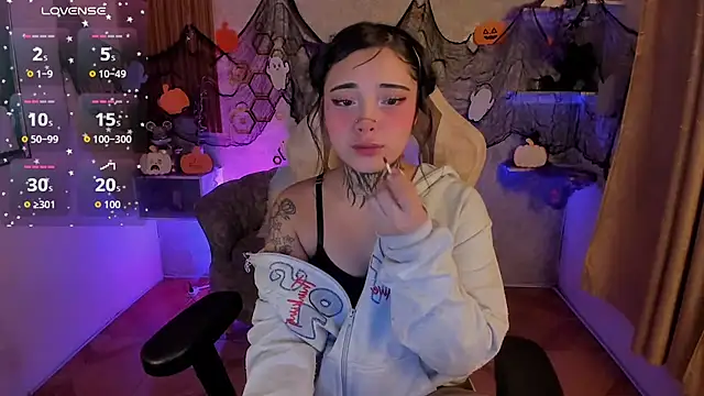 Snapshot of mia_catt05 chatting on October 26, 2025, 7:14 am mia catt05 online show from October 26, 2025, 7:14 am