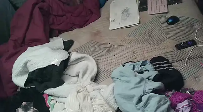 cdressupdiva online show from December 31, 2024, 4:04 pm