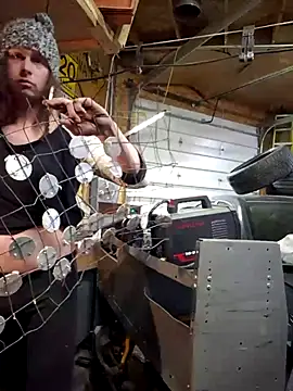 cdressupdiva online show from March 1, 2025, 9:15 pm