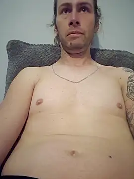 Snapshot of cdressupdiva chatting on February 7, 2026, 6:11 pm cdressupdiva online show from February 7, 2026, 6:11 pm