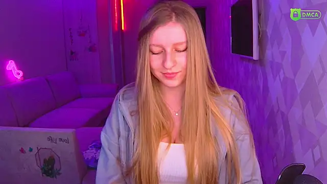 AmaliaQueen online show from December 18, 2024, 1:23 pm