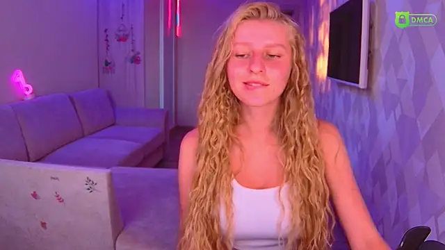 AmaliaQueen online show from September 22, 2025, 3:03 pm