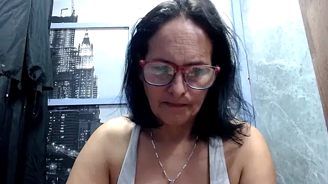 Nastylatinaxxx online show from April 15, 2026, 2:57 pm