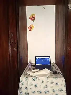 Snapshot of The-Peach-Flexer chatting on October 25, 2025, 10:48 pm The-Peach-Flexer online show from October 25, 2025, 10:48 pm