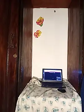 Snapshot of The-Peach-Flexer chatting on November 30, 2025, 8:57 pm The-Peach-Flexer online show from November 30, 2025, 8:57 pm