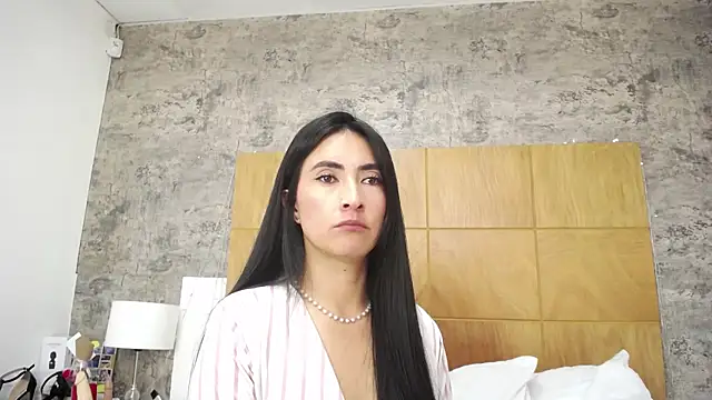 JainaRogers online show from November 15, 2025, 5:53 pm