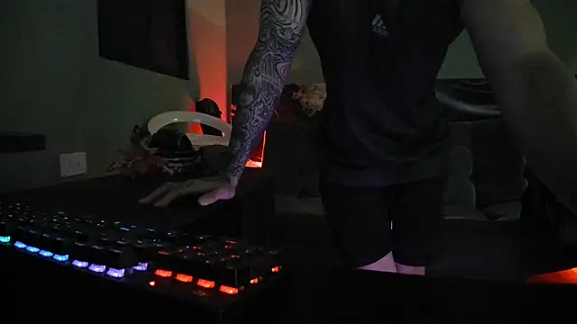 Snapshot of Sisoyalejo420 chatting on February 1, 2026, 11:58 pm Sisoyalejo420 online show from February 1, 2026, 11:58 pm