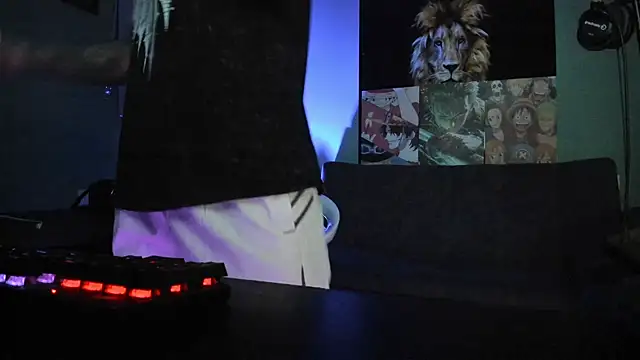 Snapshot of Sisoyalejo420 chatting on February 15, 2026, 7:51 am Sisoyalejo420 online show from February 15, 2026, 7:51 am