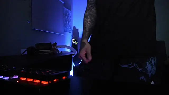 Snapshot of Sisoyalejo420 chatting on February 25, 2026, 2:43 am Sisoyalejo420 online show from February 25, 2026, 2:43 am