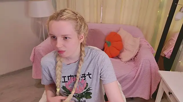 Beatrica Klein online show from May 29, 2026, 11:19 am