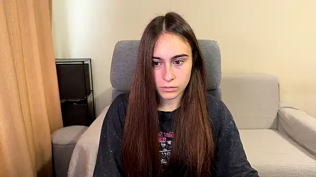 Snapshot of AliceKolltt chatting on October 9, 2025, 9:29 am AliceKolltt online show from October 9, 2025, 9:29 am