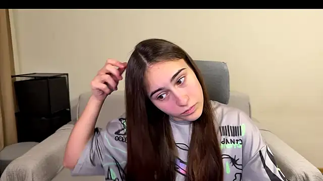 AliceKolltt online show from December 2, 2025, 6:14 pm