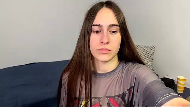 AliceKolltt online show from April 17, 2026, 8:34 pm