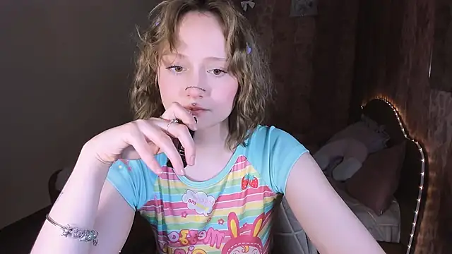 Snapshot of MariaMango chatting on April 15, 2026, 7:58 pm MariaMango online show from April 15, 2026, 7:58 pm