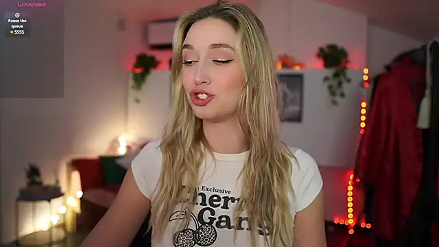 Snapshot of Alexis___Texas chatting on February 4, 2025, 10:24 pm Alexis Texas online show from February 4, 2025, 10:24 pm