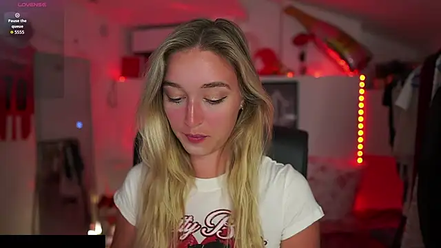 Snapshot of Alexis___Texas chatting on September 21, 2025, 6:20 pm Alexis Texas online show from September 21, 2025, 6:20 pm