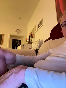 Snapshot of Frank22xx chatting on January 7, 2026, 8:33 pm Frank22xx online show from January 7, 2026, 8:33 pm