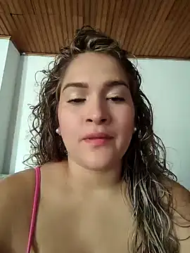 Sara smiiith211 online show from December 18, 2024, 9:51 pm