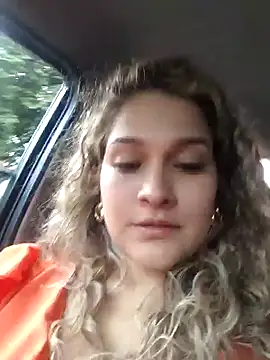 Sara smiiith211 online show from January 12, 2025, 10:43 pm